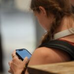 l’australia-vuole-raddoppiare-le-multe-per-le-piattaforme-social-che-permettono-ai-minori-di-16-anni-di-avere-degli-account