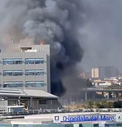 paura-a-napoli:-incendio-all’ospedale-del-mare,-le-immagini