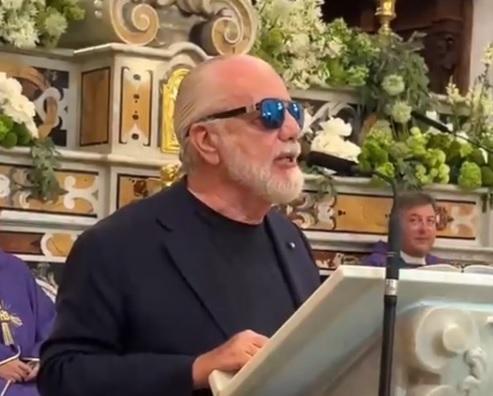 adl-in-lacrime-ai-funerali-di-peppino-di-capri:-“vorrei-riproporre-il-suo-inno-al-maradona”