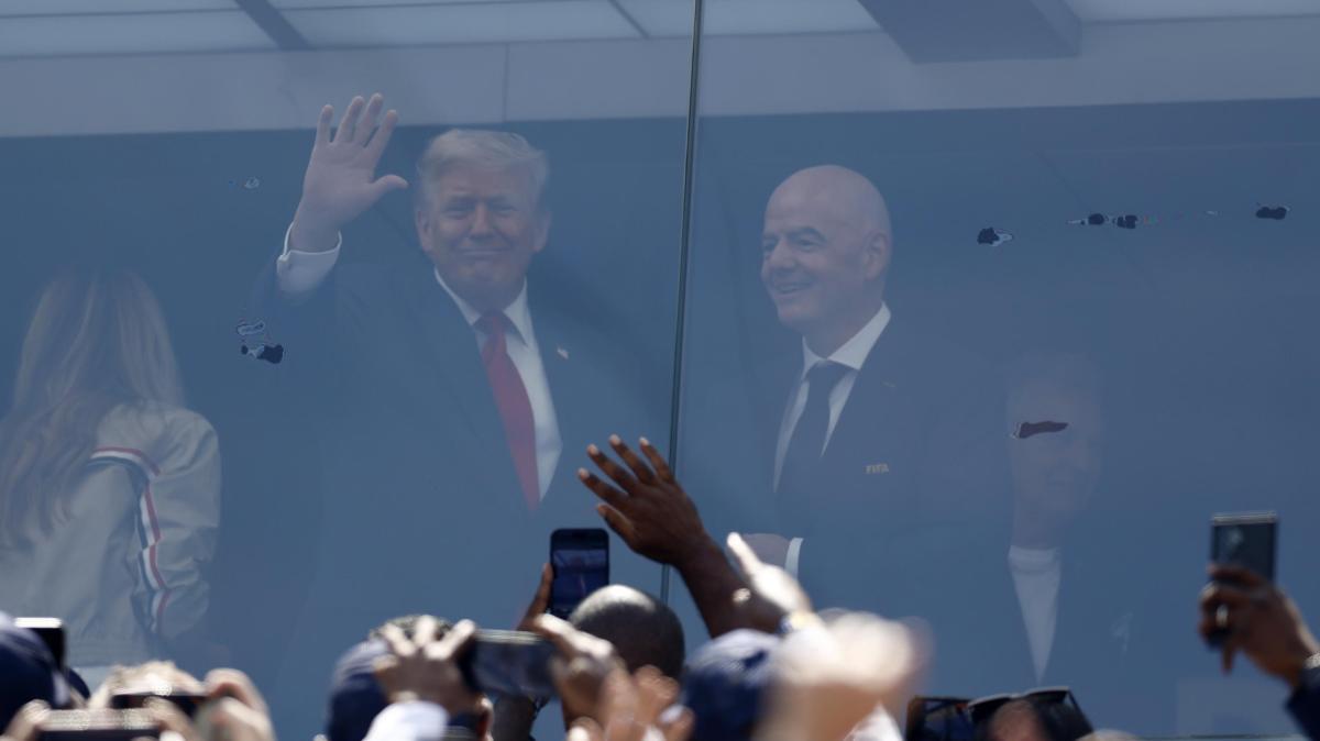 mondiali,-fischi-per-trump-e-infantino-all’ingresso-in-campo-per-la-premiazione