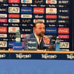manna-in-conferenza:-“dobbiamo-rientrare,-ultimi-2-anni-sforato!-buongiorno?-sorpresi!-de-bruyne-e-nel-progetto.-zeballos?-se-ci-aspetta…”