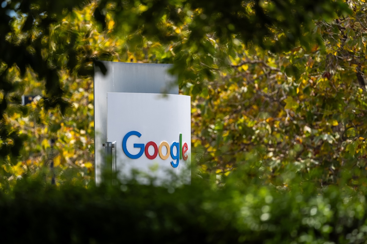 la-commissione-europea-ha-multato-google-per-890-milioni-di-euro-per-violazione-delle-norme-sulla-concorrenza