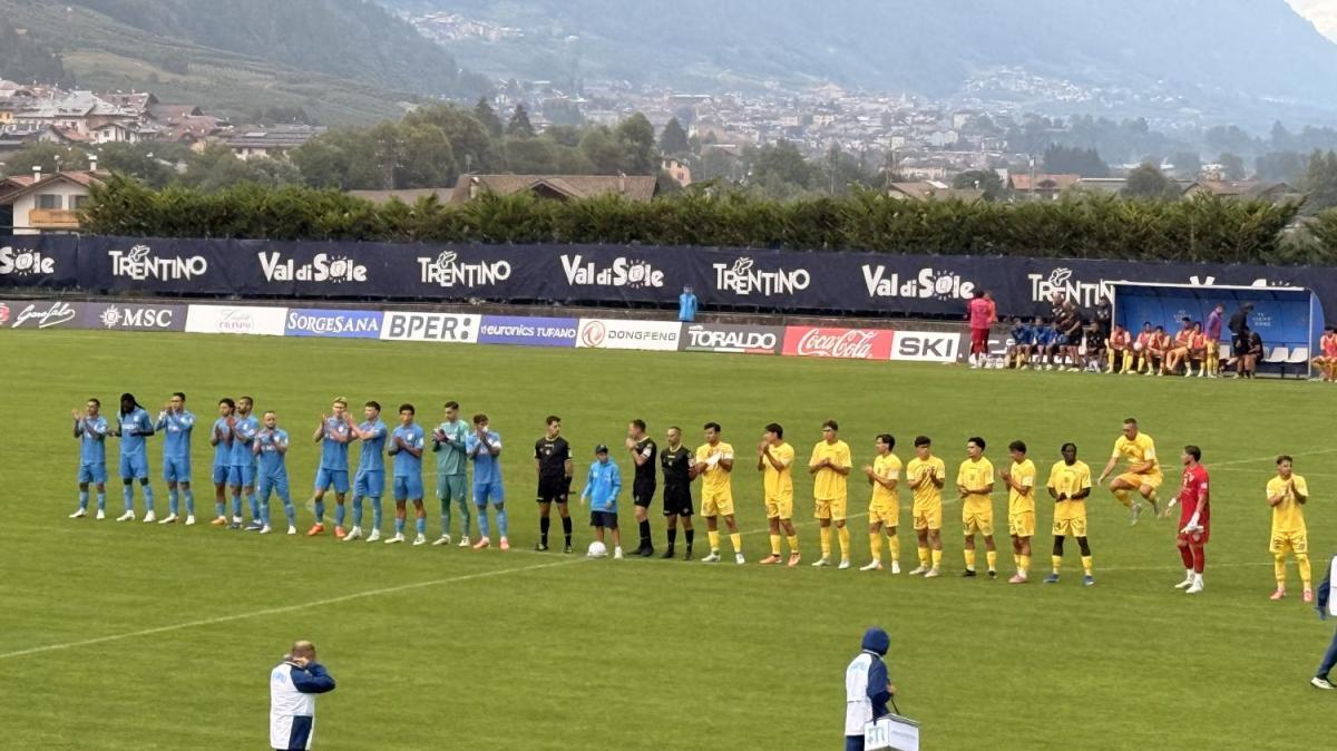 napoli-carrarese-2-0,-(hojlund-23′,-giovane-45′-rig.)-bel-passo-avanti,-azzurri-in-crescita