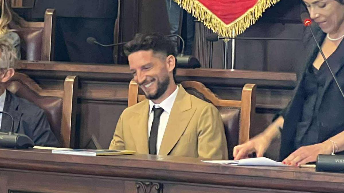 mertens-assente-al-centenario:-nessun-caso,-era-stato-regolarmente-invitato-dal-club