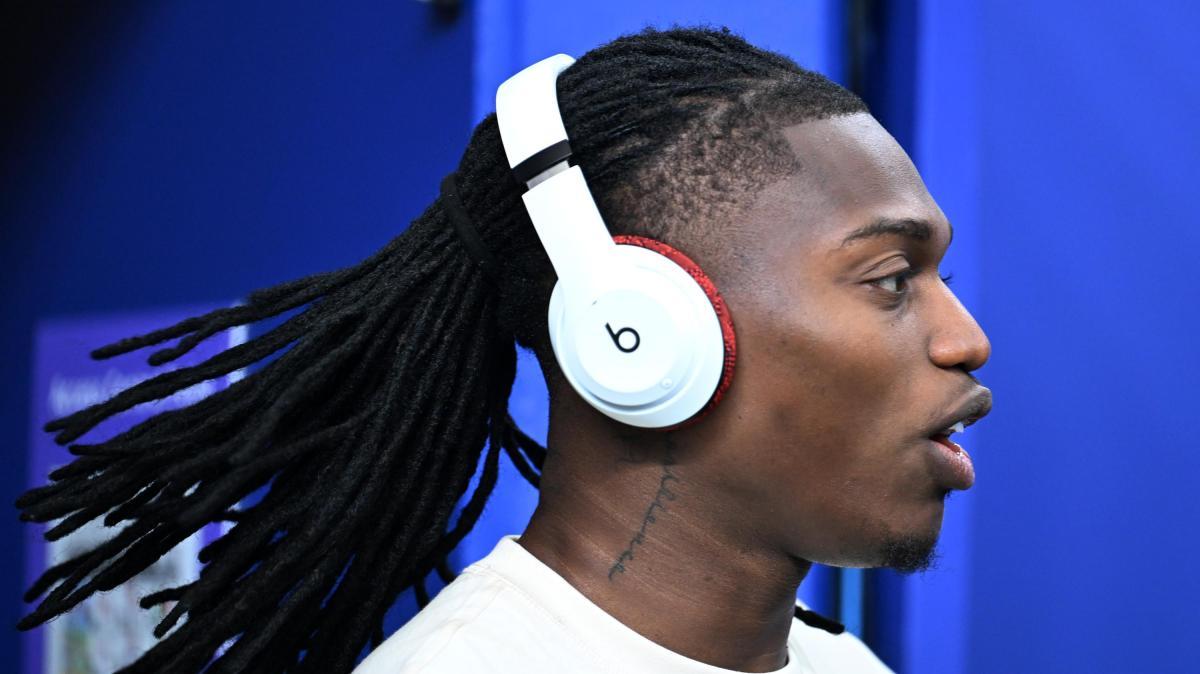 milan-leao,-incontro-con-mendes:-fissato-prezzo-per-l’addio.-offerta-galatasaray-non-basta