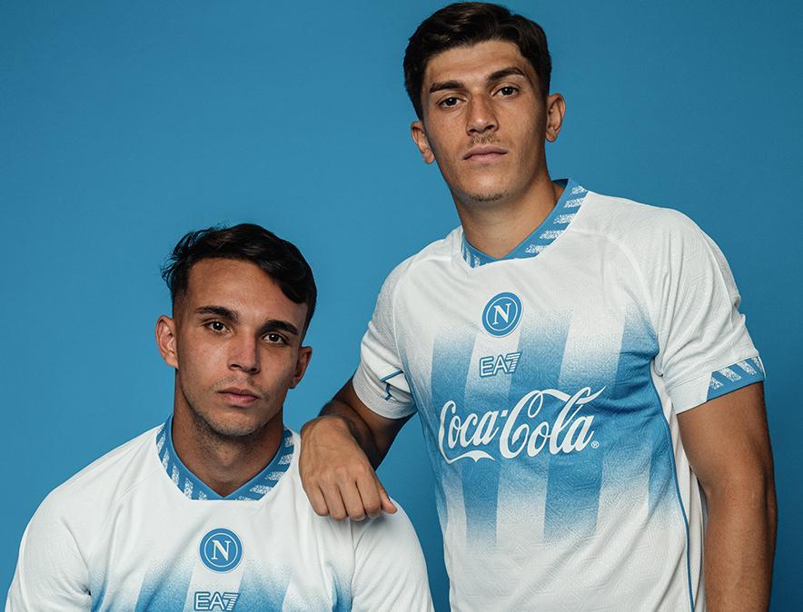 sscnapoli,-nuova-versione-del-kit-pre-match-disponibile-sullo-store:-le-immagini