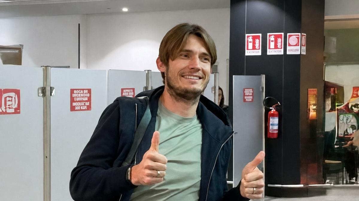 de-roon-sul-dito-medio-alla-roma:-“post-che-non-avevo-autorizzato”