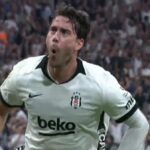 vlahovic-ritrova-il-sorriso-con-italiano:-tripletta-nel-roboante-6-2-del-besiktas