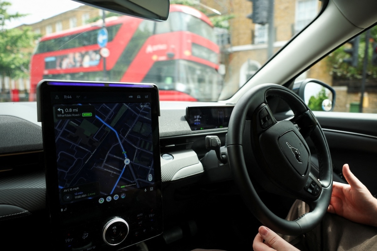 le-prime-corse-coi-robotaxi-a-londra