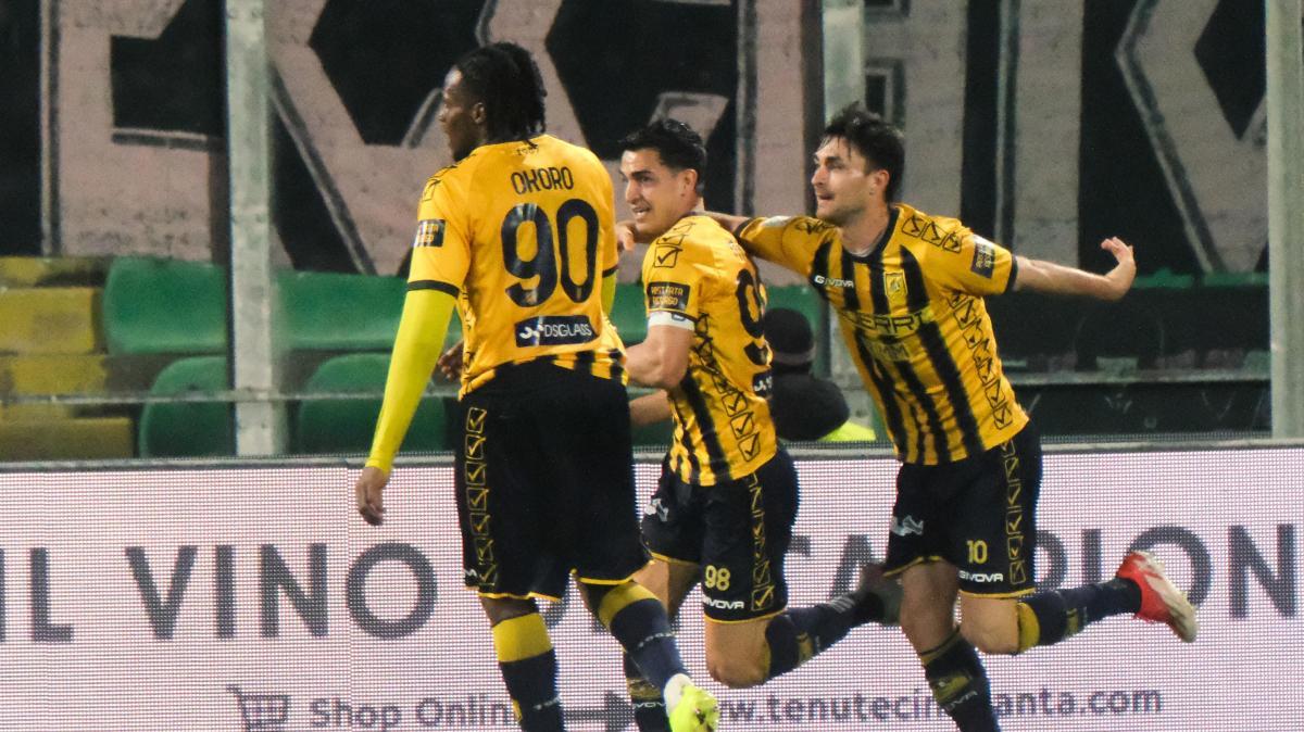 paura-a-castellammare:-malore-in-campo-per-bozhinov,-sospesa-juve-stabia-pisa