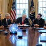 intelligenza-artificiale-trump-firma-accordo-con-le-big-tech-per-meno-regole