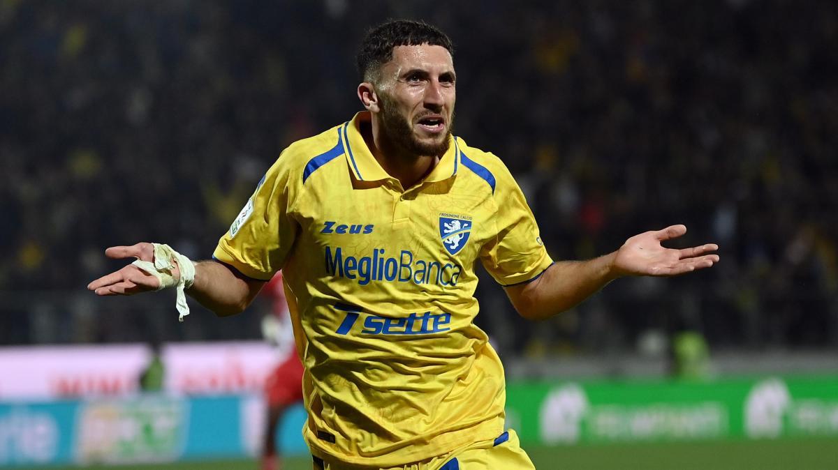 ghedjemis-blindato-alla-vigilia-del-napoli:-rinnovo-col-frosinone-fino-al-2030