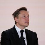 elon-musk-sta-valutando-di-fondere-tesla-e-spacex