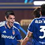 doppio-douvikas,-il-como-supera-il-sassuolo:-fabregas-aggancia-la-roma-al-terzo-posto