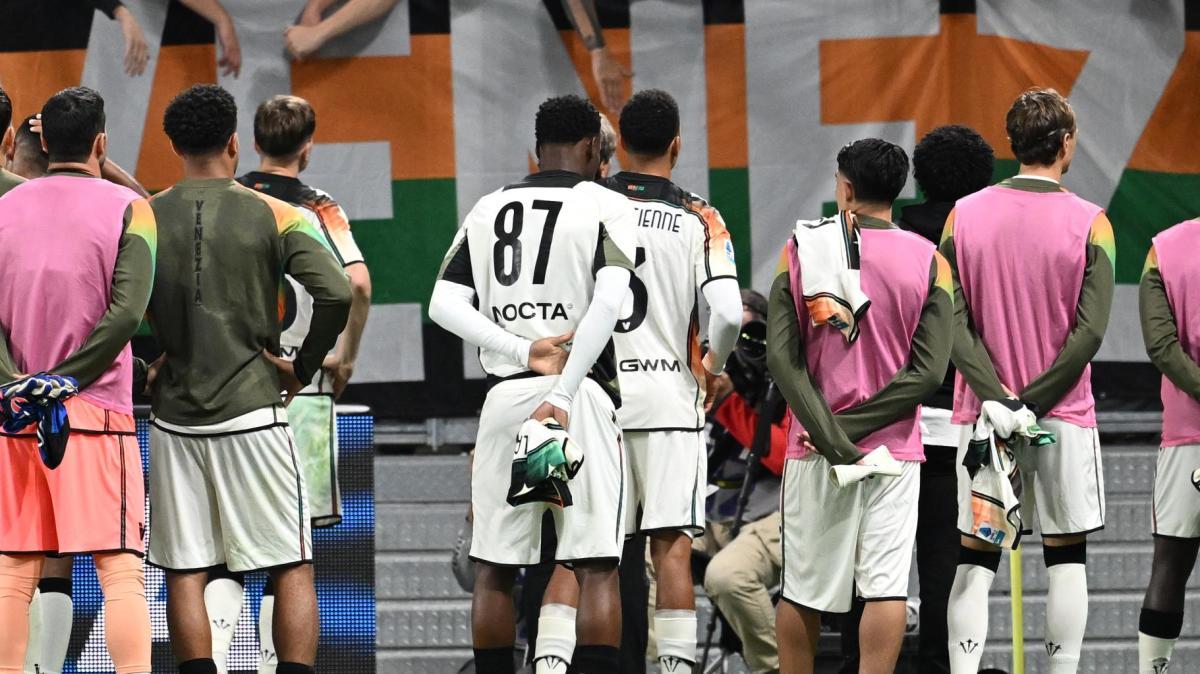 solo-il-napoli-ha-perso-col-venezia:-il-genoa-soffre-ma-vince,-7-ko-in-8-gare-per-i-lagunari