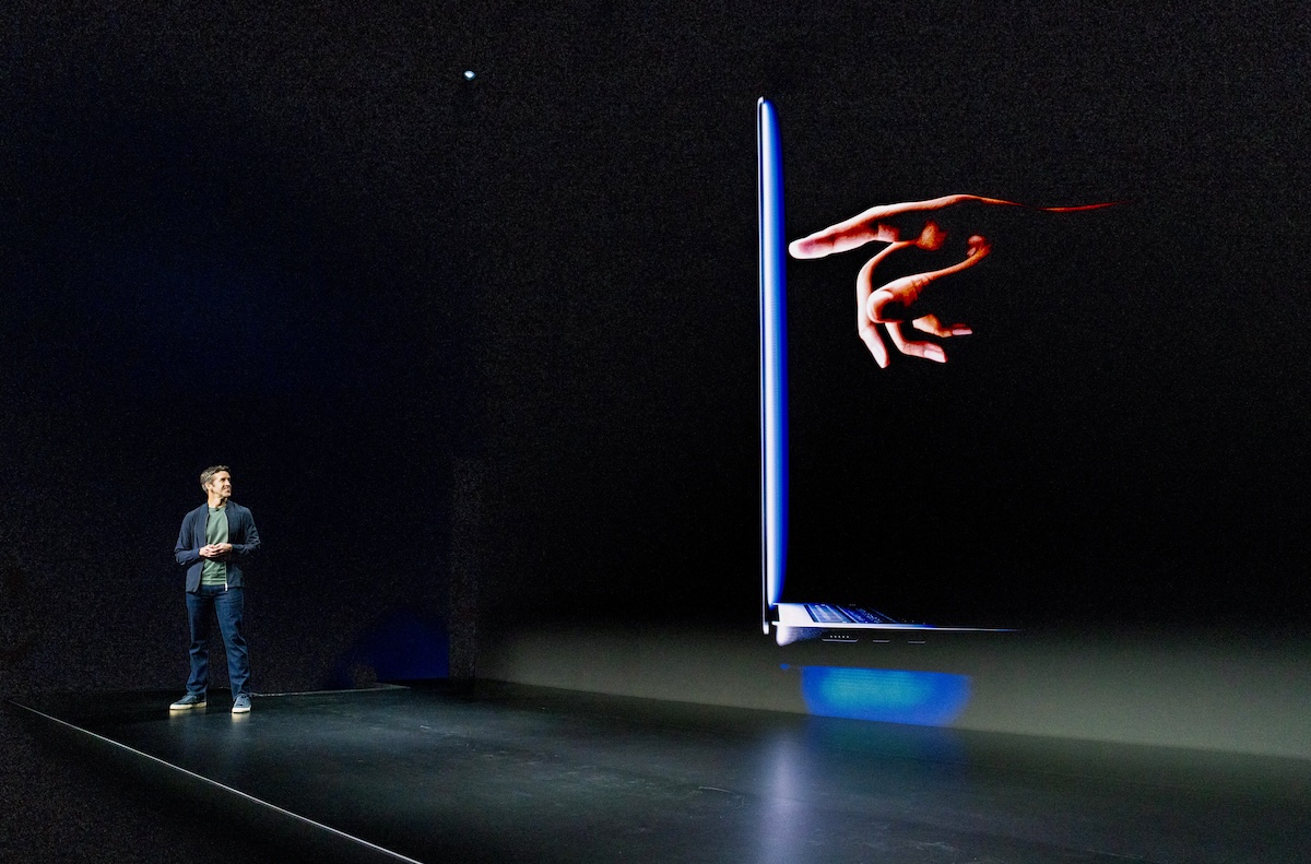 apple-ha-infine-ceduto-ai-macbook-con-schermo-touch